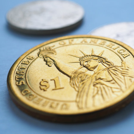 アメリカのお金、自由の女神像のイメージと 1 ドル コインの